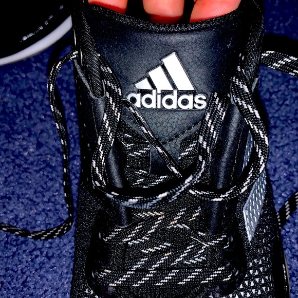 BRAND NEW Adidas shoes - Picture 5 of 6